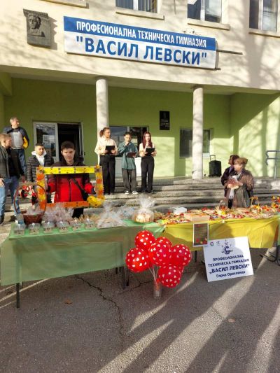 Благотворителен базар за закупуване на преносимо пиано на хор "Славянско единство" 7