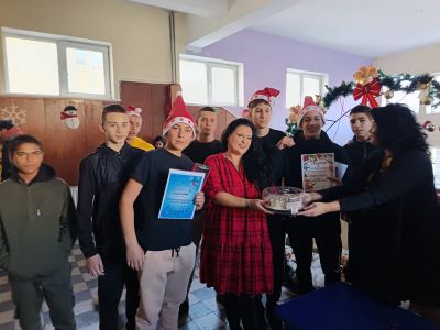 Магията на Коледа завладя ПТГ "Васил Левски" 17