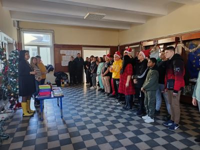 Магията на Коледа завладя ПТГ "Васил Левски" 5