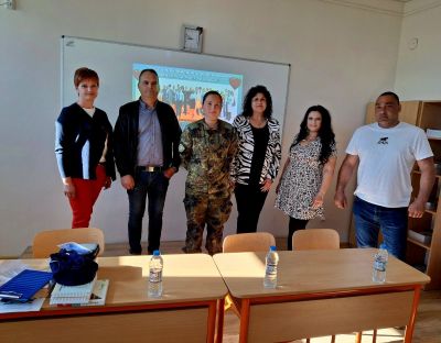 Мисля за моето бъдеще  -  вдъхновяваща среща в рамките на Месеца на кариерното ориентиране 1