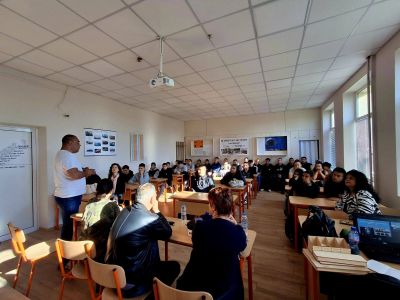Мисля за моето бъдеще  -  вдъхновяваща среща в рамките на Месеца на кариерното ориентиране 5